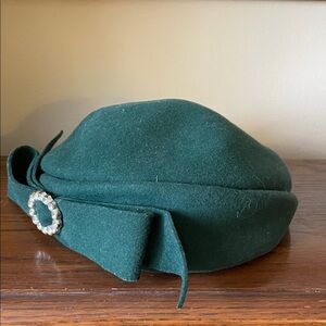 Stunning dark green pill box hat 1940s 1950s